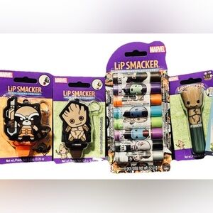 Lip Smacker Marvel 8-Pack of Lip Balm & 3 x Character Key Chain Lip Balms